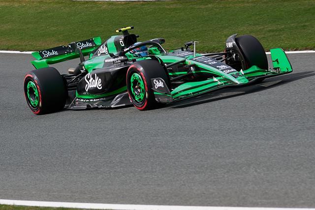 阿斯顿马丁力克索伯车队,拉塞尔刷新纪录 阿斯顿马丁力克索伯车队,拉塞尔刷新纪录