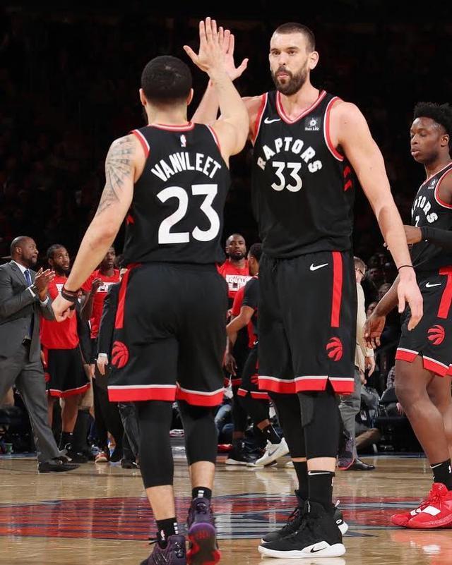 山东队险胜辽宁队，武切维奇统治全场