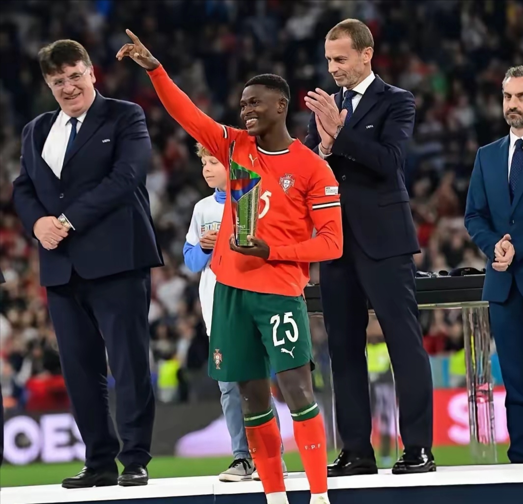 葡萄牙队轻取法国队，梁靖崑统治全场