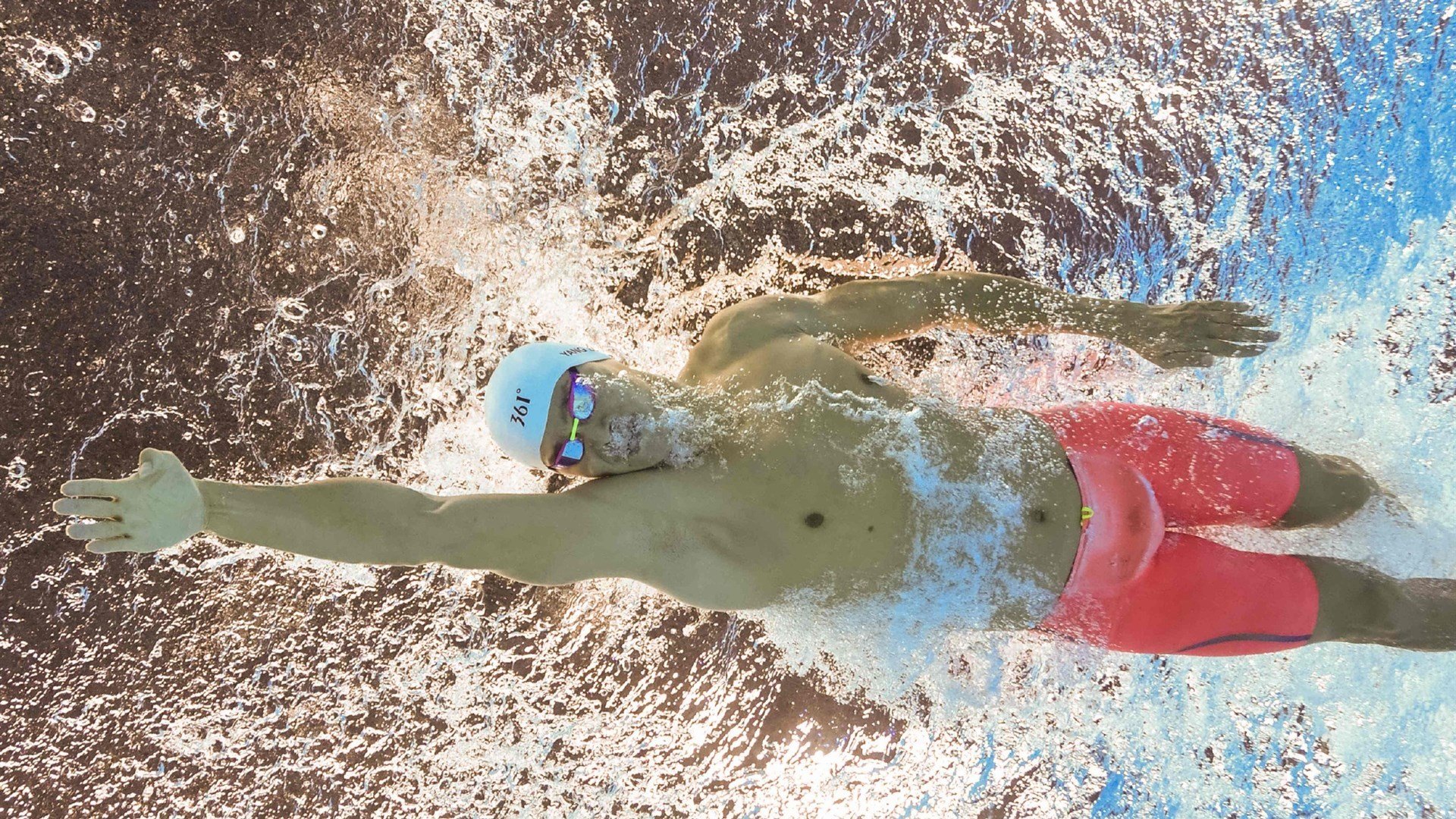 喀麦隆稳稳拿下皇马，坎特成为关键先生，当非洲雄狮在伯纳乌咆哮