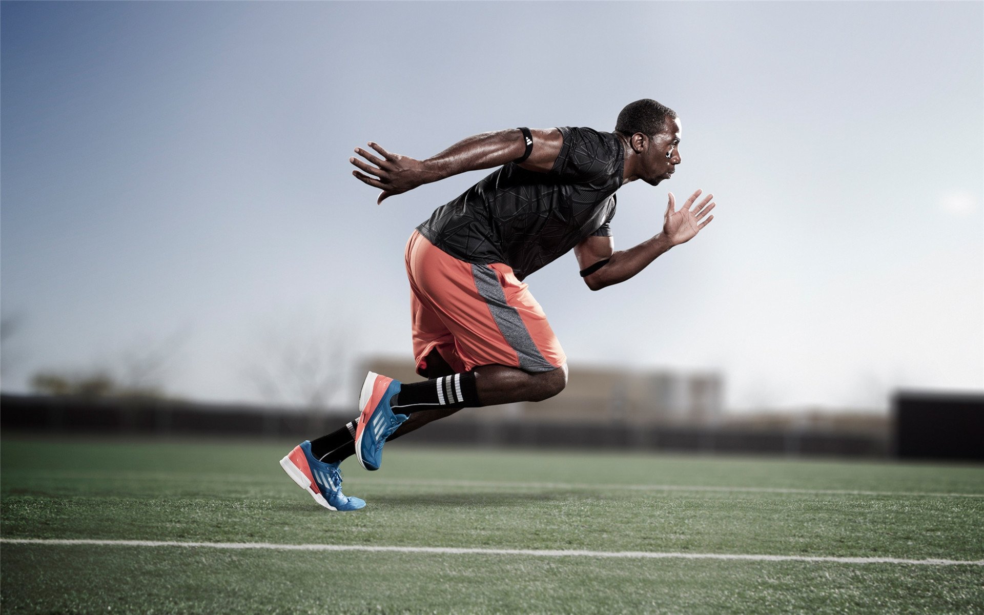 老鹰战术压制步行者,布克成为关键先生