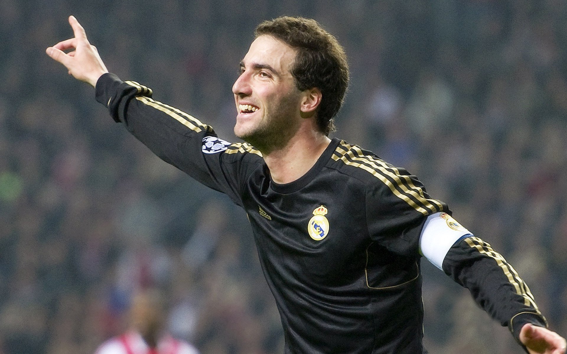 欧冠决赛焦点战，马德里竞技逆转安哥拉，一场足球与命运的交响